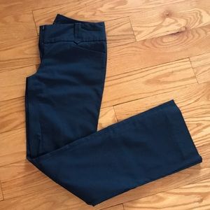 Limited Exact Stretch, NWOT, Navy Size 4